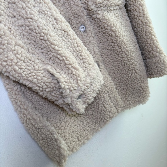 H&M Oversized Teddy Shacket Faux Sherpa Double Pocket Button Down Neutral XS NEW - Picture 4 of 17